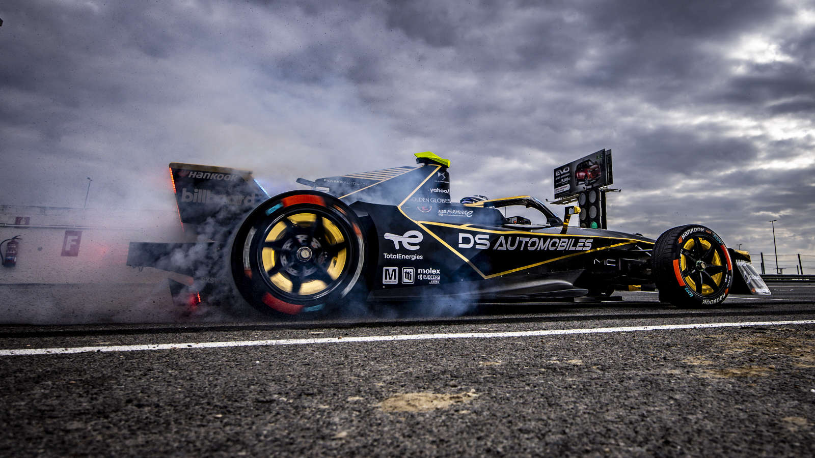 Бренд DS AUTOMOBILES інтегрує технології Formula E для флагманського електромобіля DS N°8