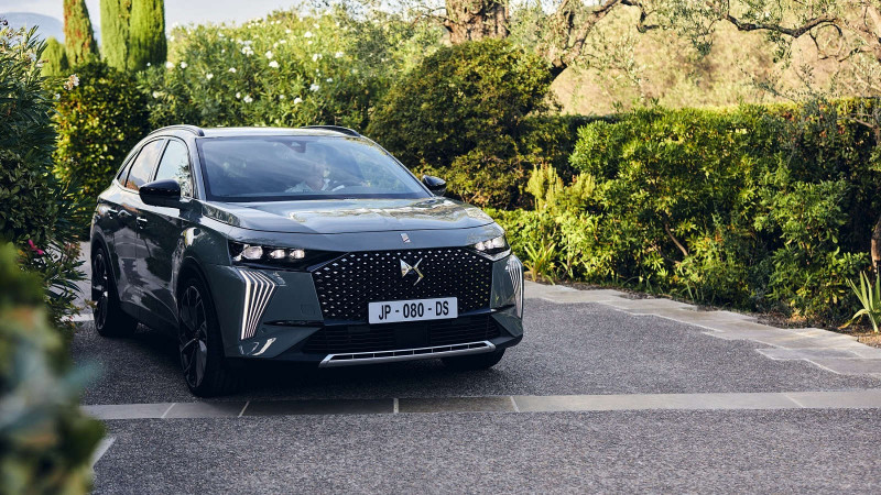 Новий кросовер DS 7 E-TENSE — з компенсацією −30% на послуги лізингу від BEST LEASING
